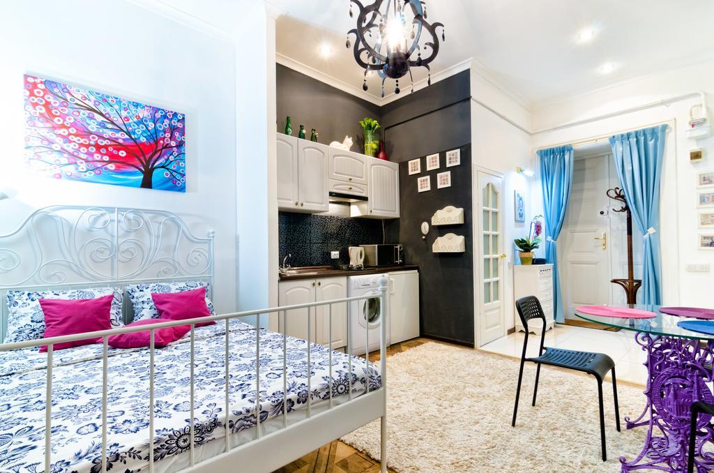 Stylish Studio Near Rynok Square Lviv Exterior photo