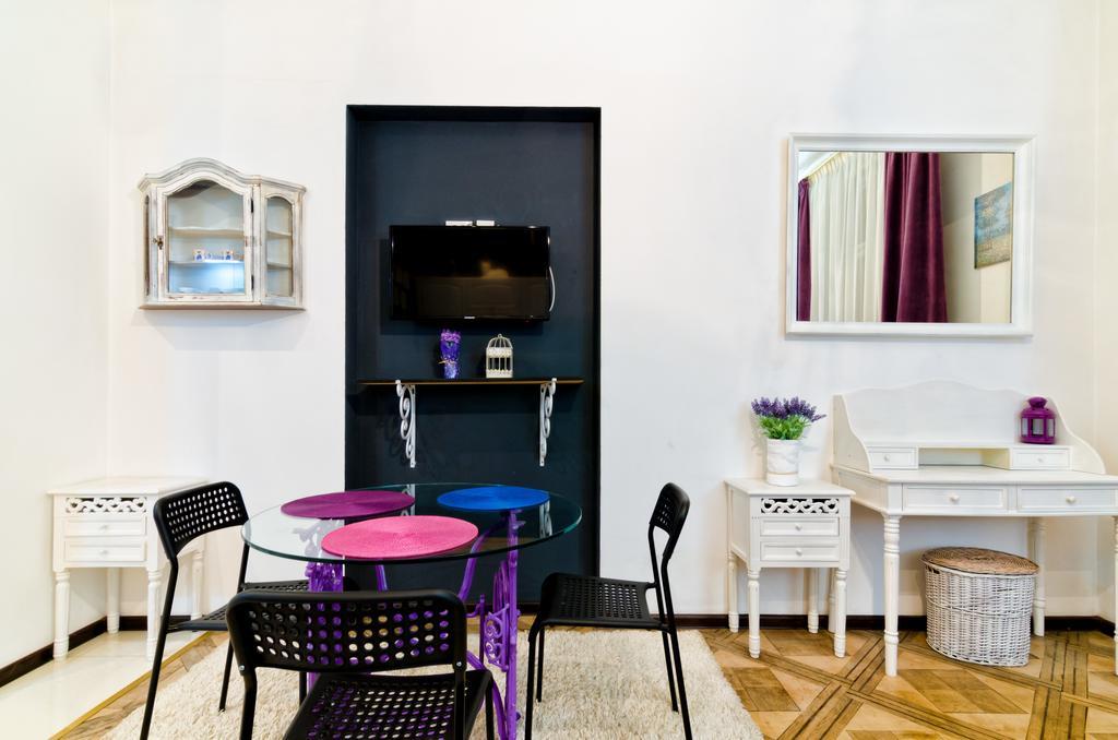 Stylish Studio Near Rynok Square Lviv Exterior photo